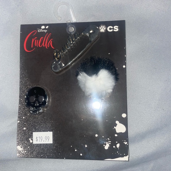 Disney Cruella De Vil Crocs and Jibbitz set - Picture 5 of 5
